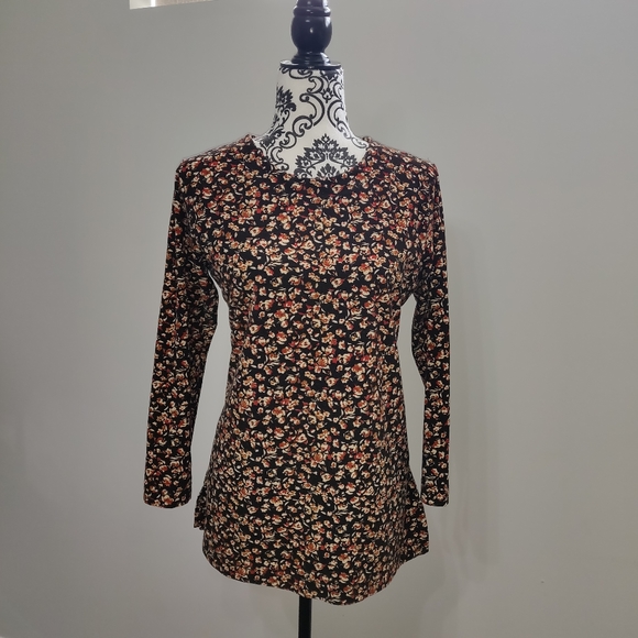 Mid Sleeve Flower Print Soft Round Neck Tee shirt - Picture 2 of 8